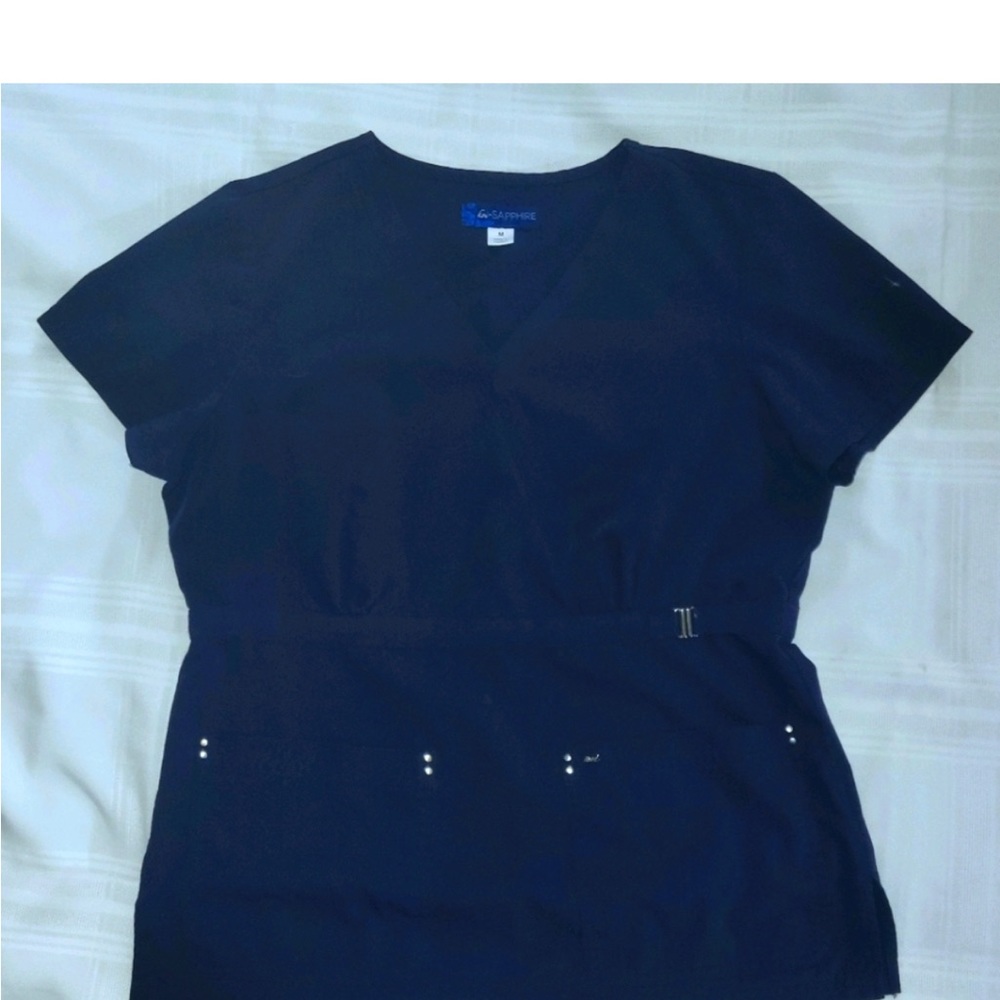 Koi Sapphire Scrub Set in Navy Blue size Medium 💙